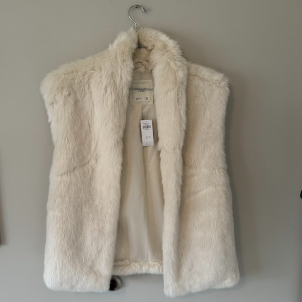 Abercrombie White Faux Fur Vest